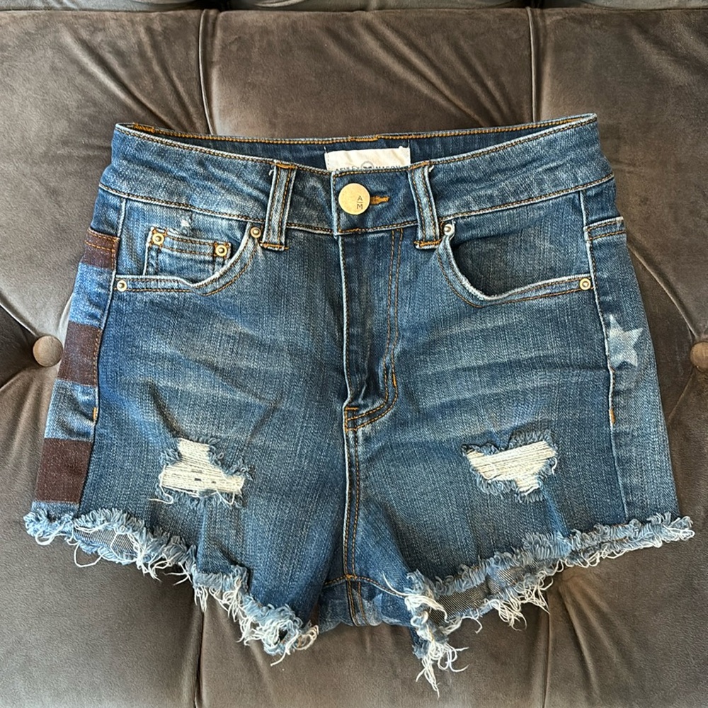 American Jean shorts!! Size: 1 Brand: Ashley Mason